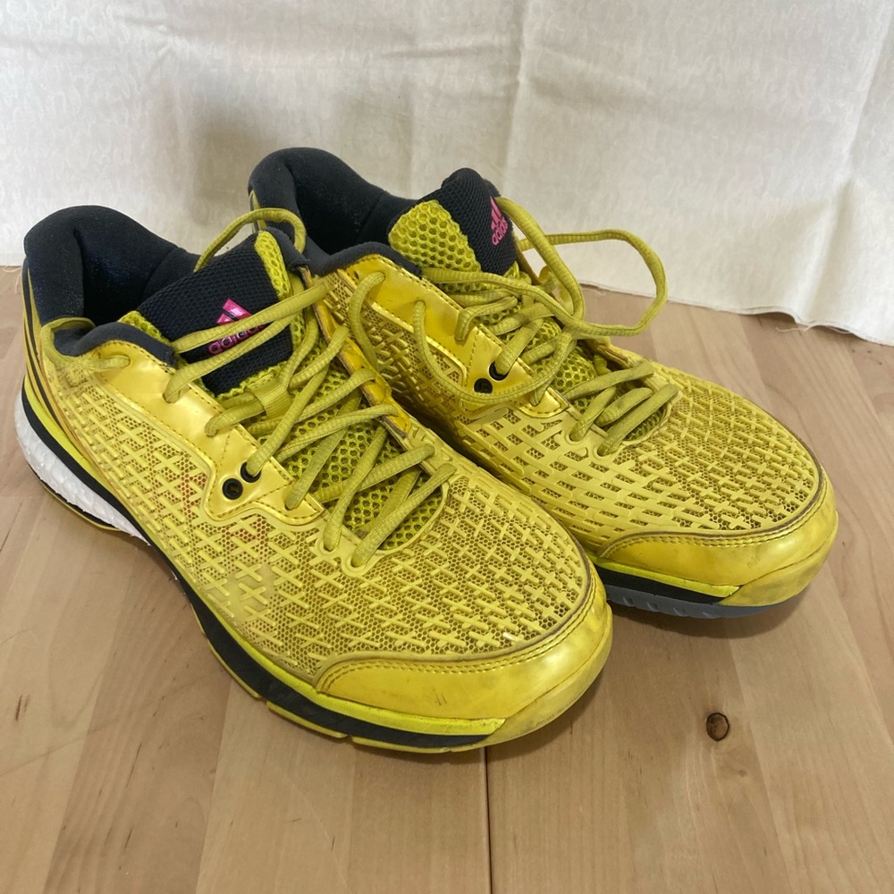 ADIDAS Volleyball Shoes Women’s Energy Boost in Lemon Peel Yellow. Size 8